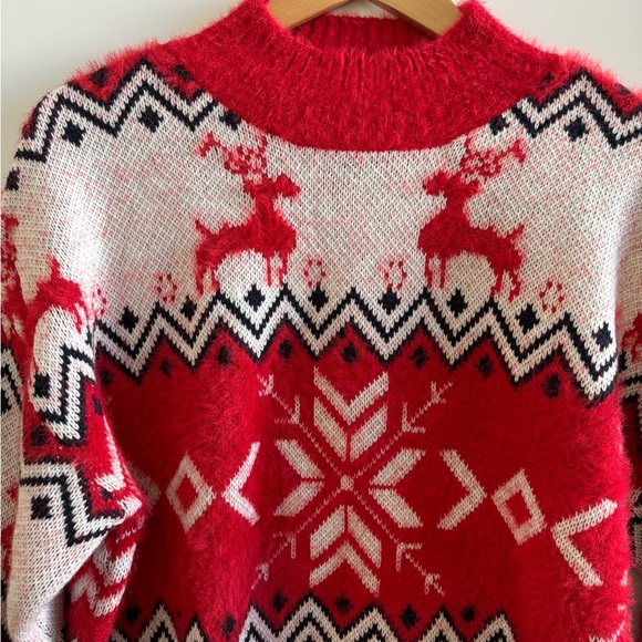 Cozy reindeer sweater - Picture 3 of 11
